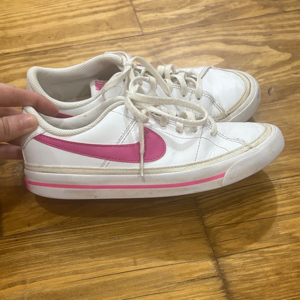 Nike Court Legacy Sneakers White & Laser Fuchsia Pink Swoosh Size 4Y